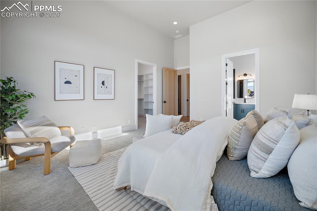 Image 18 of 43: Bedroom