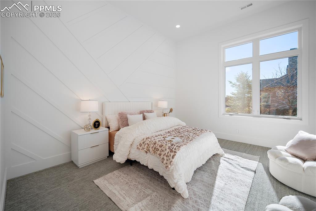 Image 24 of 43: Bedroom