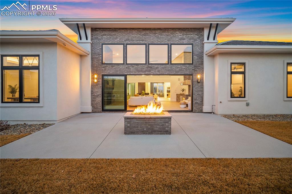 Image 39 of 43: Back of Structure