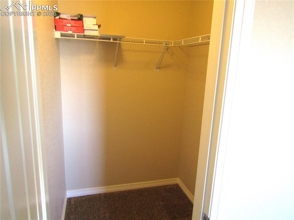 Image 19 of 29: Closet