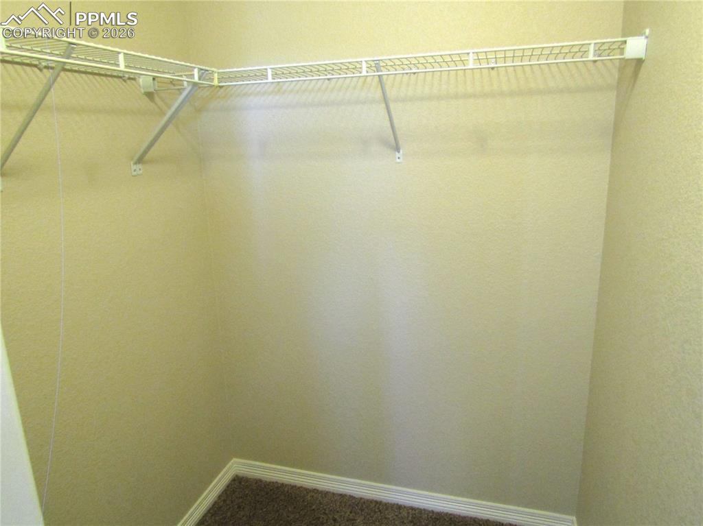 Image 22 of 29: Closet