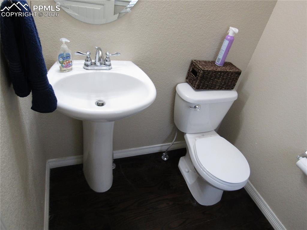 Image 29 of 29: Bathroom