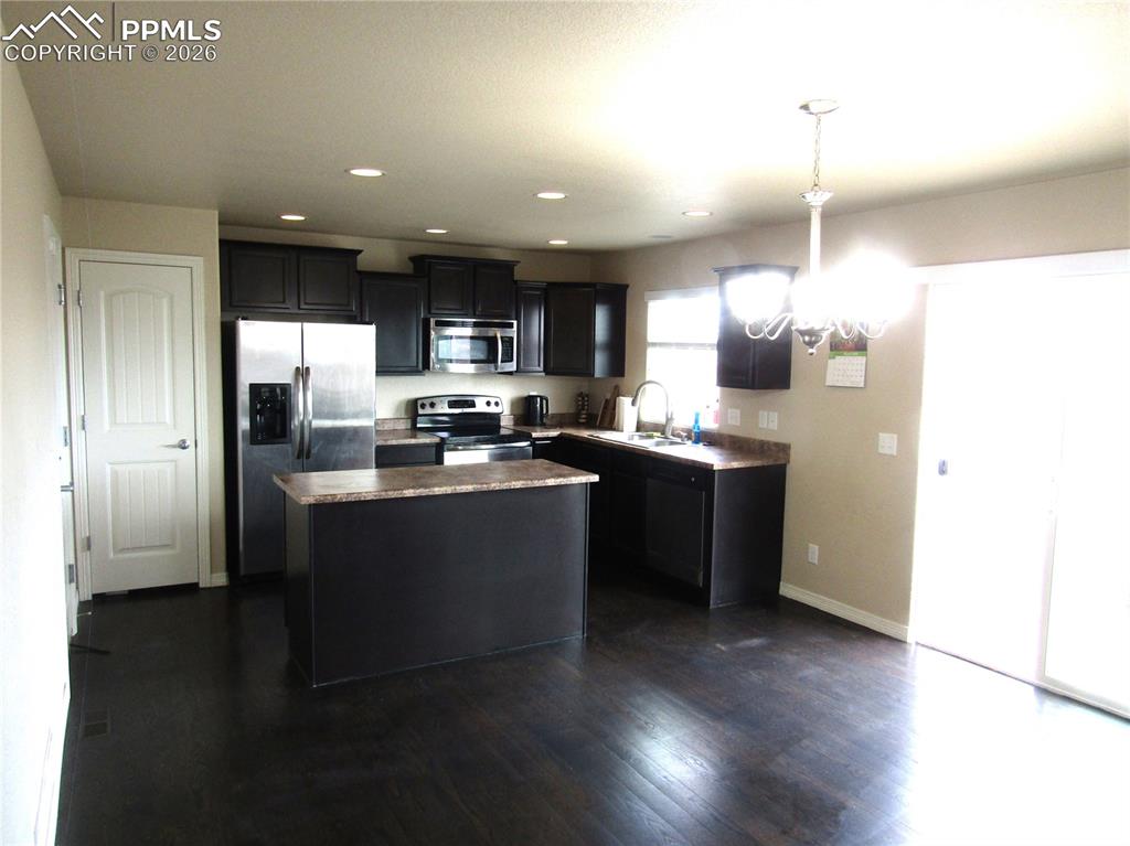 Image 7 of 29: Kitchen