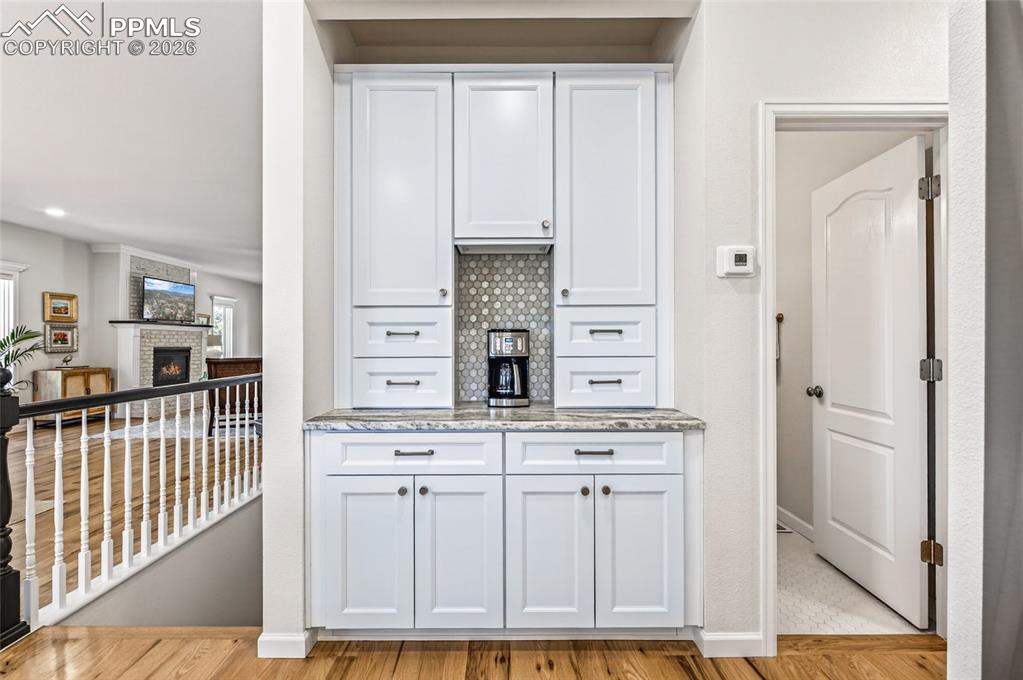 Image 10 of 41: Kitchen