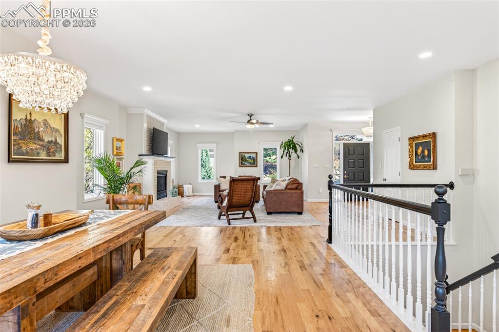 Image 16 of 41: Dining Area