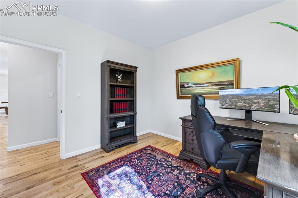 Image 23 of 41: Bedroom