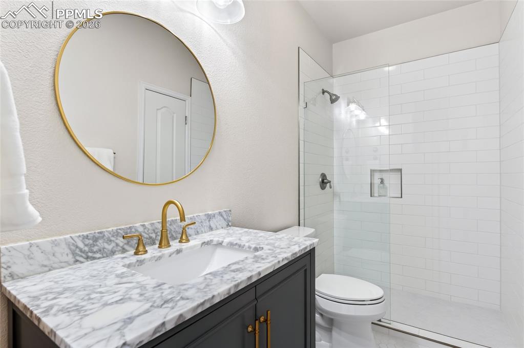 Image 24 of 41: Bathroom