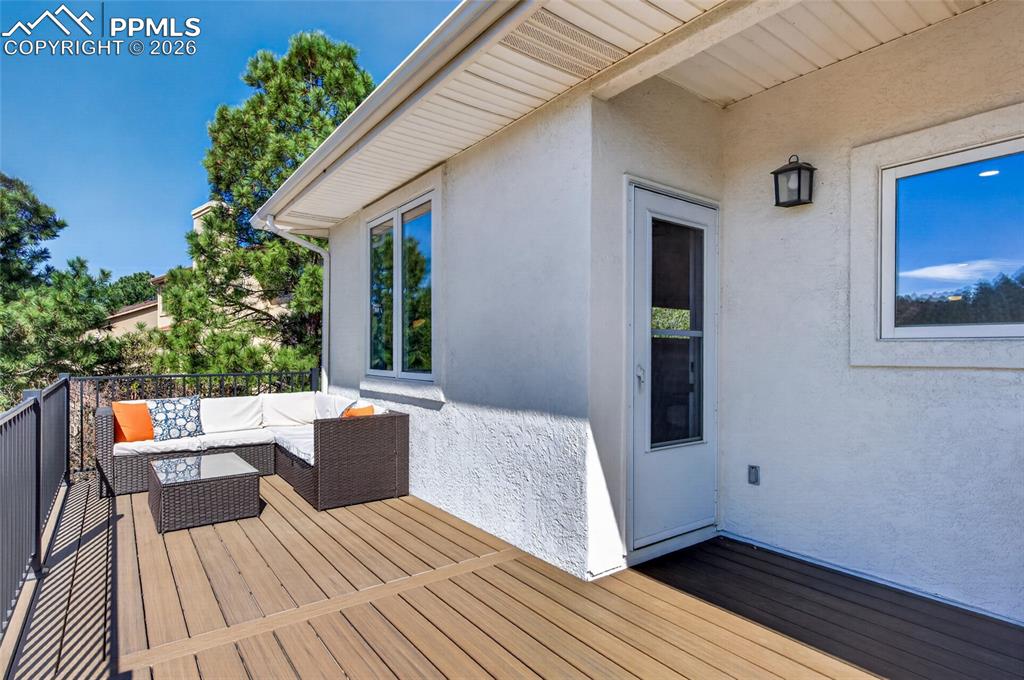 Image 27 of 41: Deck