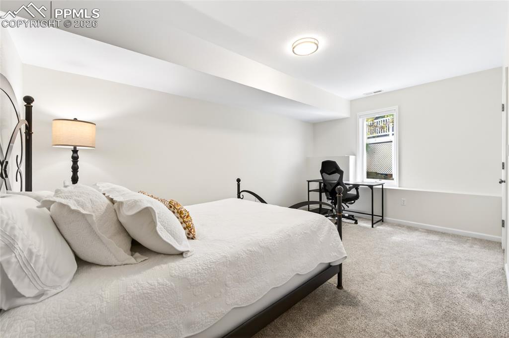 Image 32 of 41: Bedroom