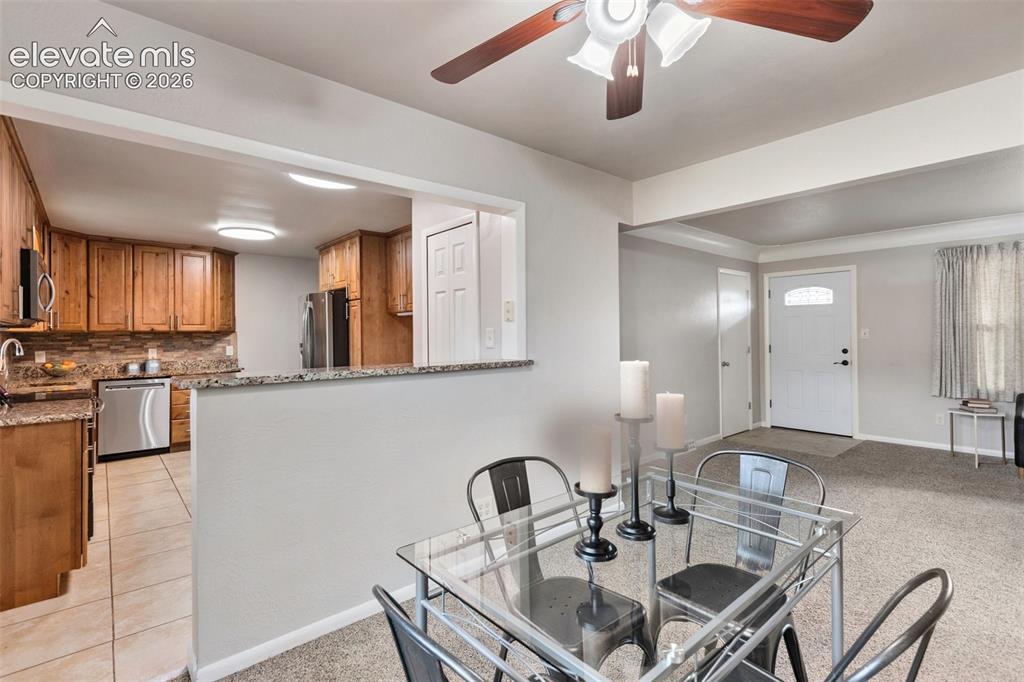 Image 12 of 39: Dining Area