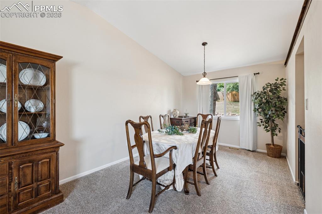 Image 15 of 21: Dining Area