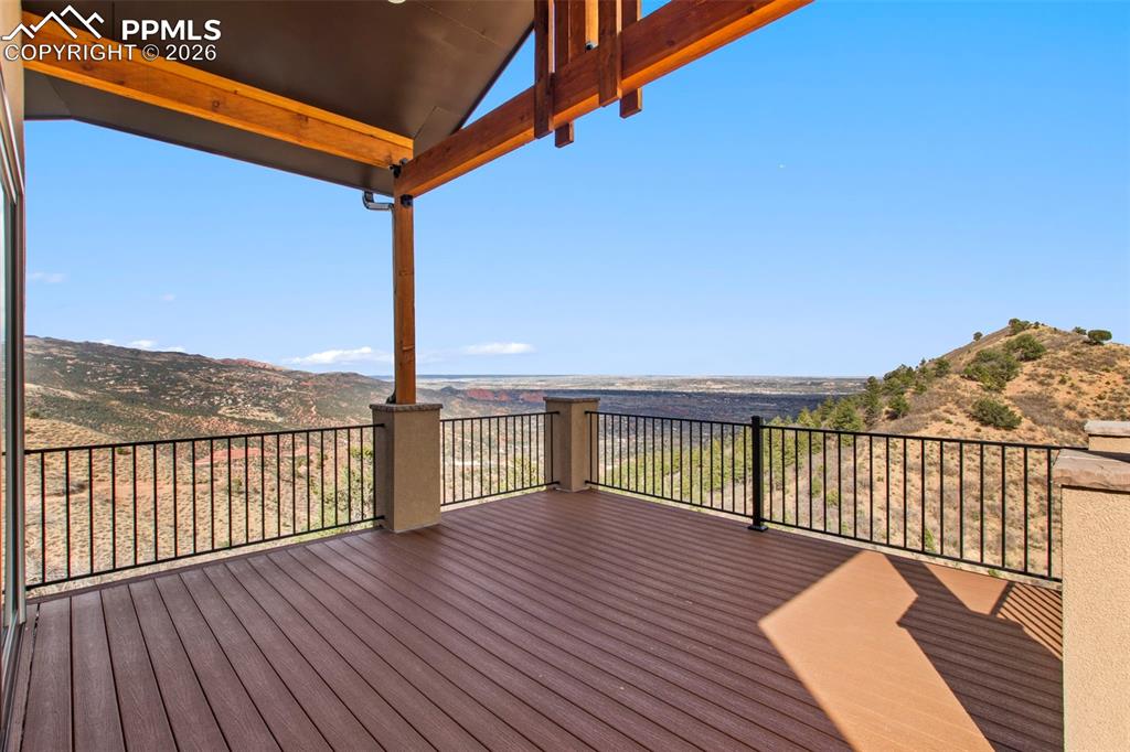 Image 42 of 44: Deck