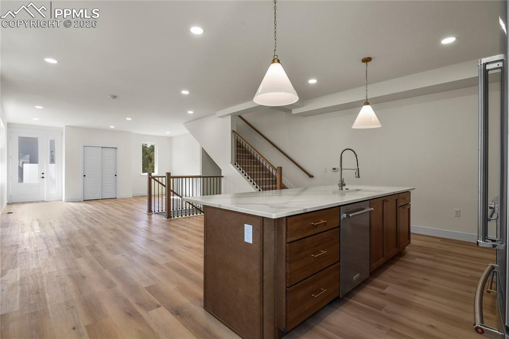 Image 10 of 42: Kitchen