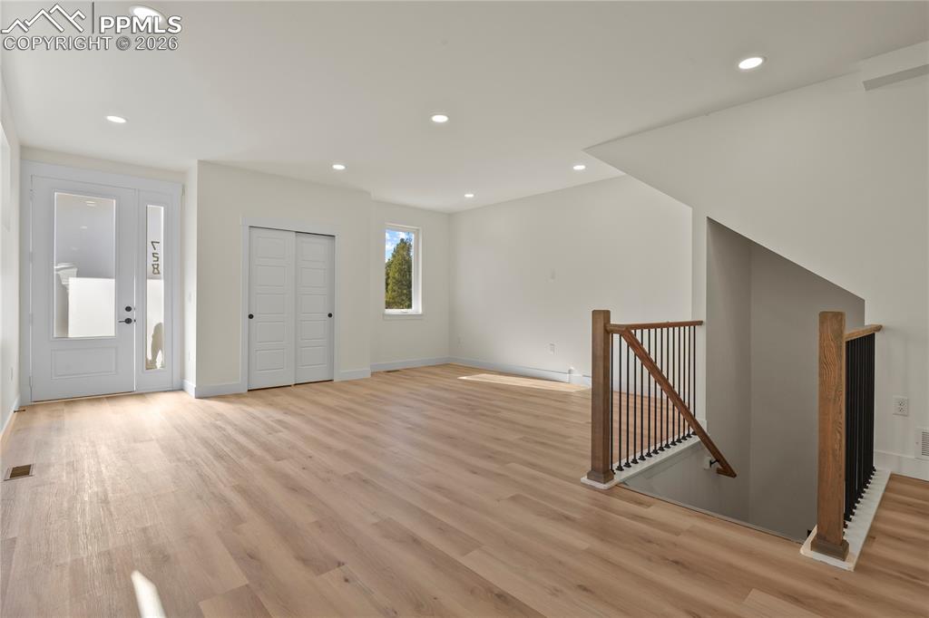 Image 6 of 42: Entry