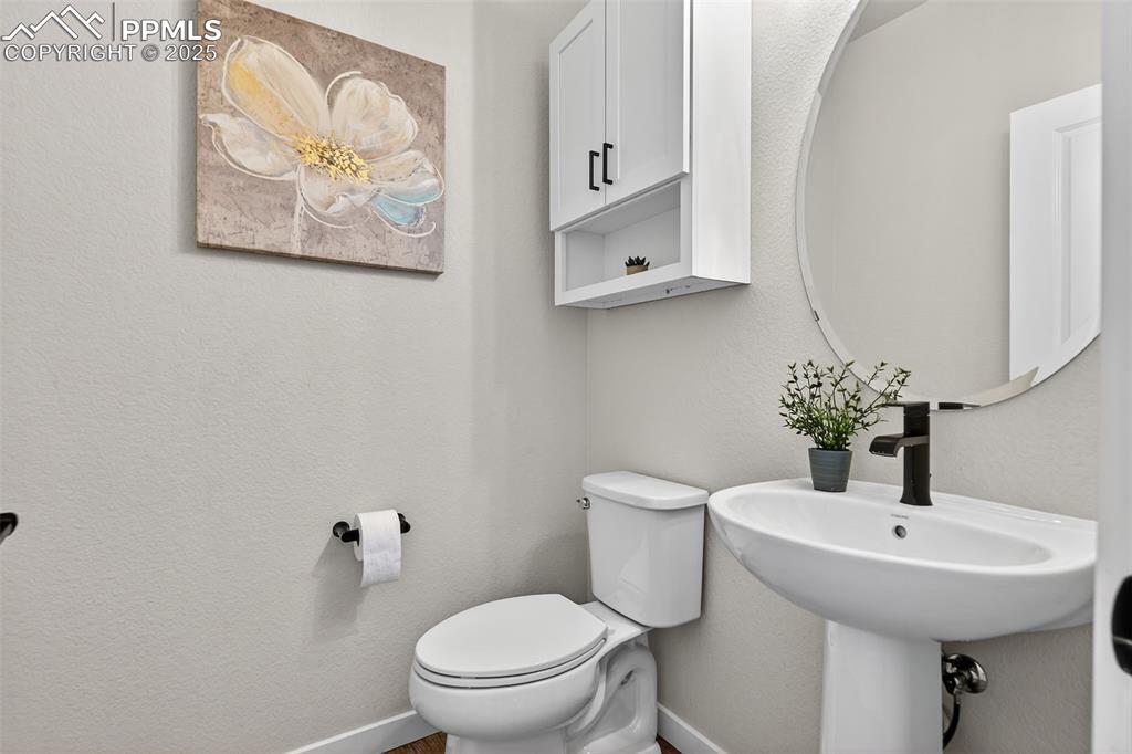 Image 18 of 43: Powder bath on the main level