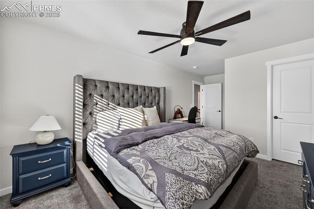 Image 28 of 43: Big enough to fit a king!