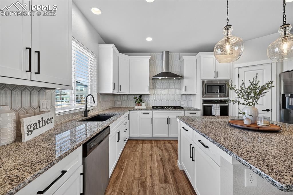 Image 7 of 43: Gourmet appliances