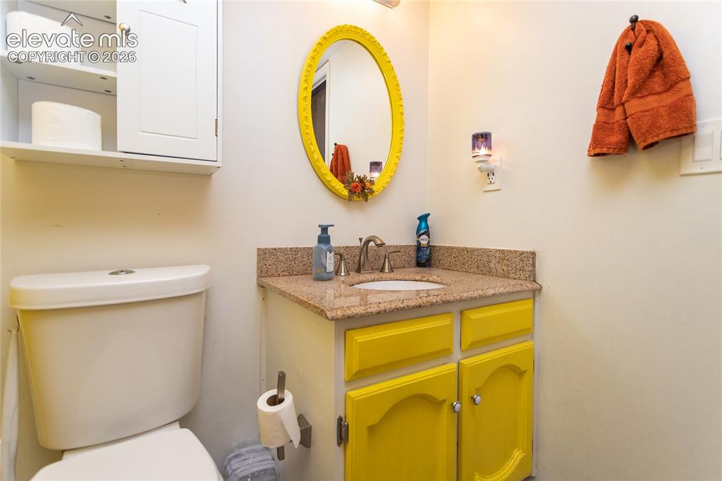 Image 14 of 41: Bathroom