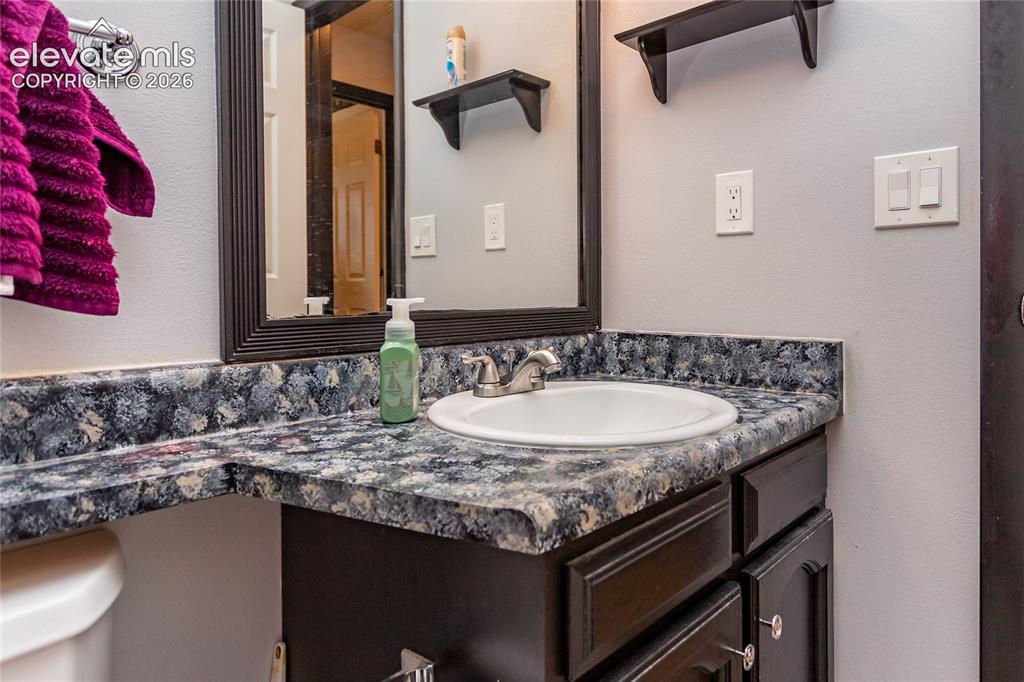 Image 18 of 41: Bathroom