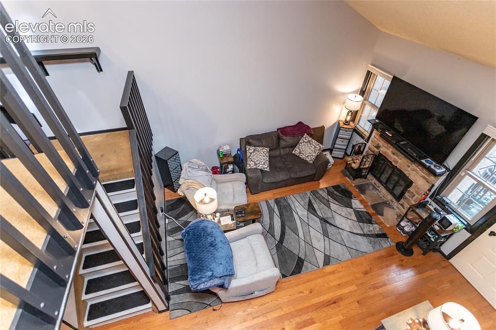 Image 19 of 41: Living Room