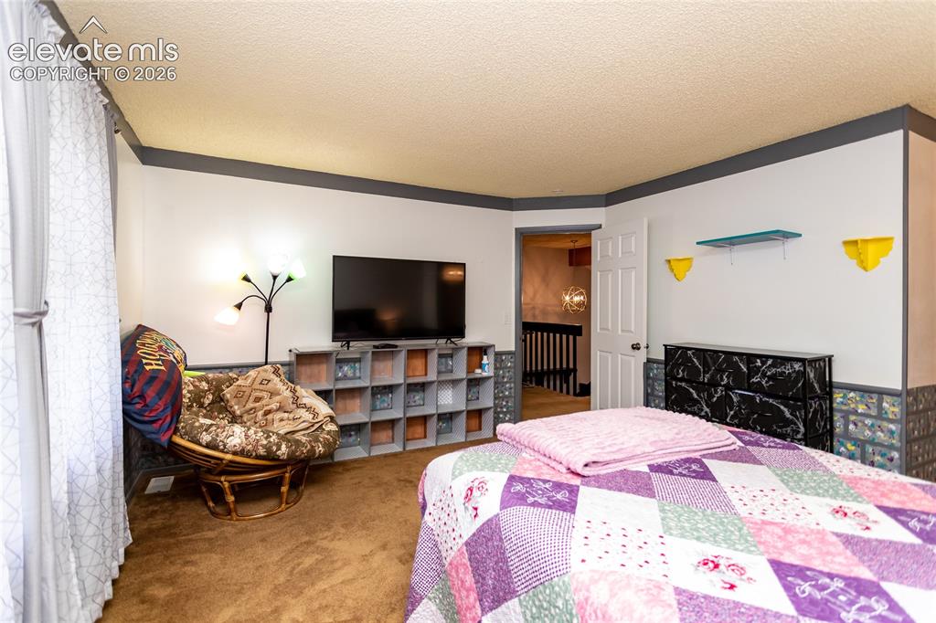 Image 25 of 41: Master Bedroom