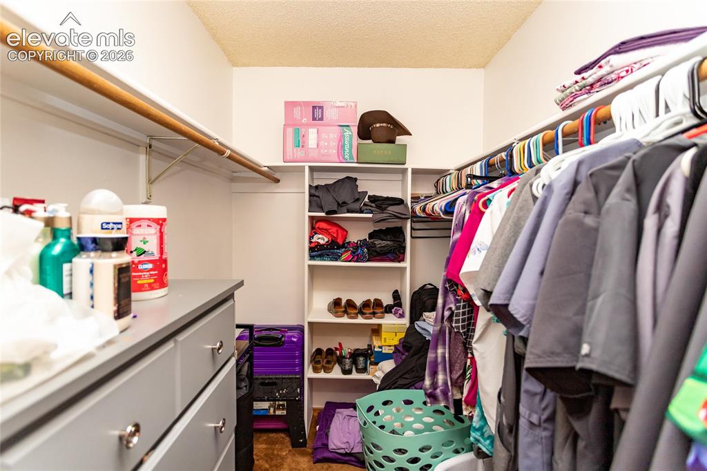 Image 28 of 41: Closet