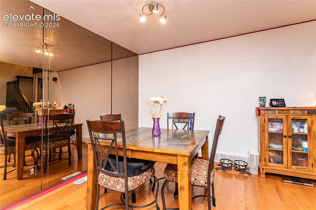 Image 7 of 41: Dining Area