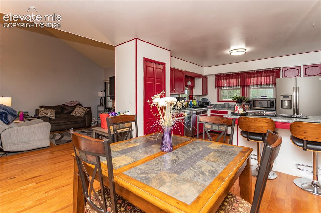 Image 8 of 41: Dining Area