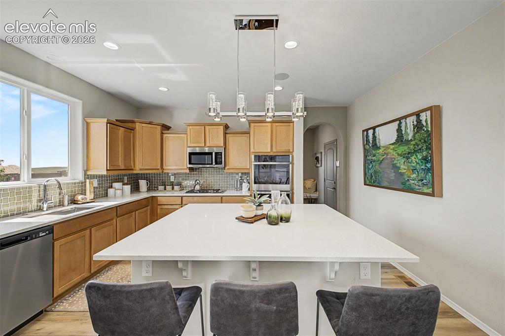 Image 15 of 49: Kitchen