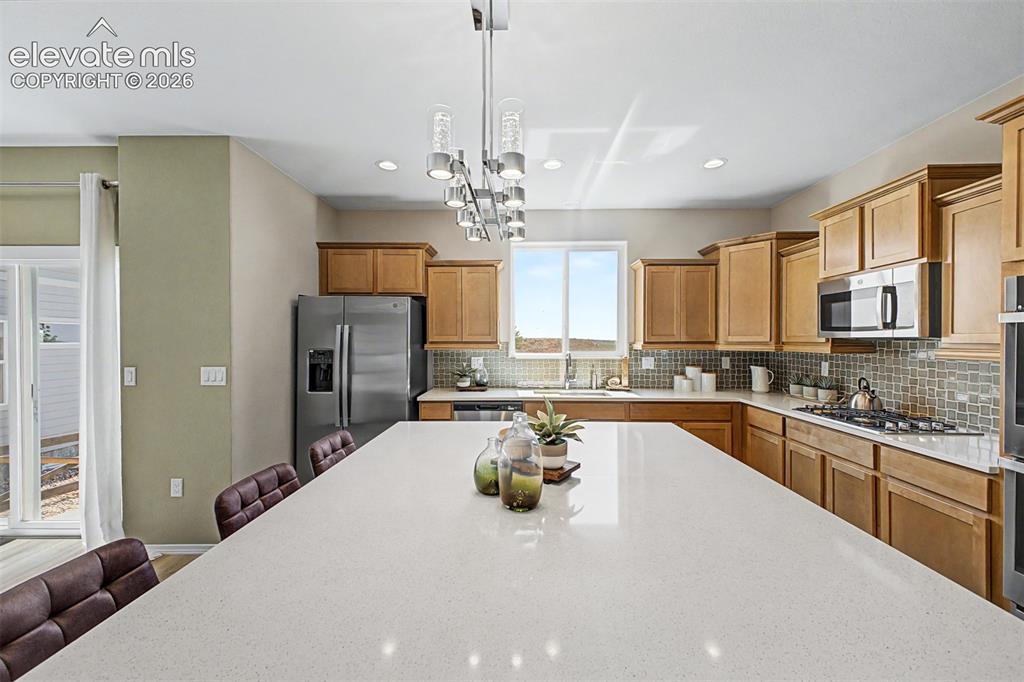 Image 16 of 49: Kitchen