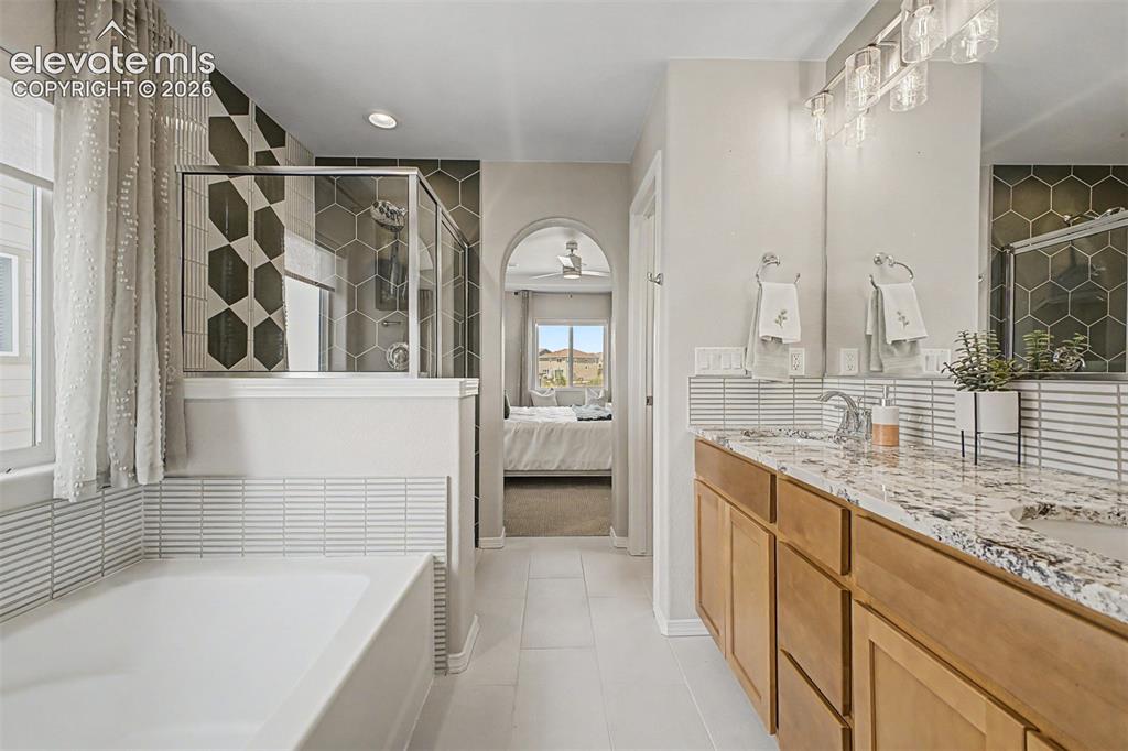 Image 36 of 49: Bathroom