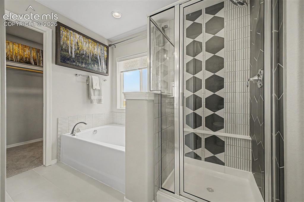 Image 37 of 49: Bathroom