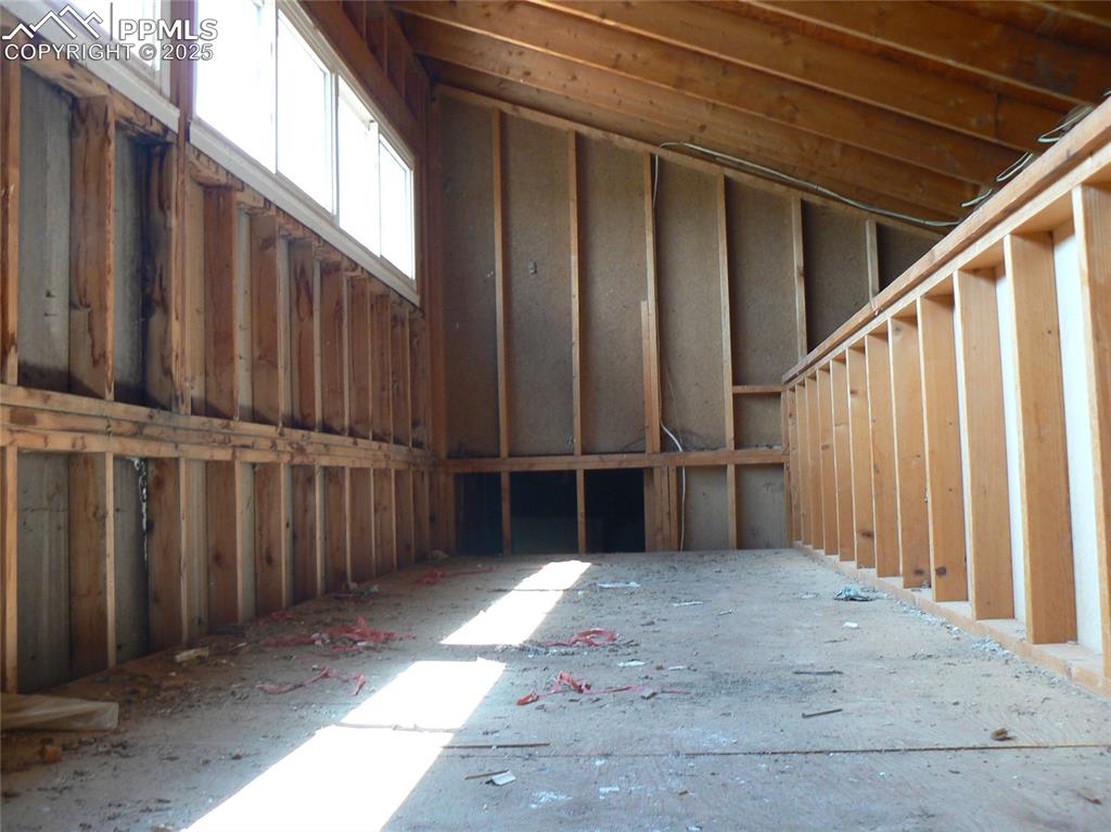Image 40 of 50: Loft or additional storage
