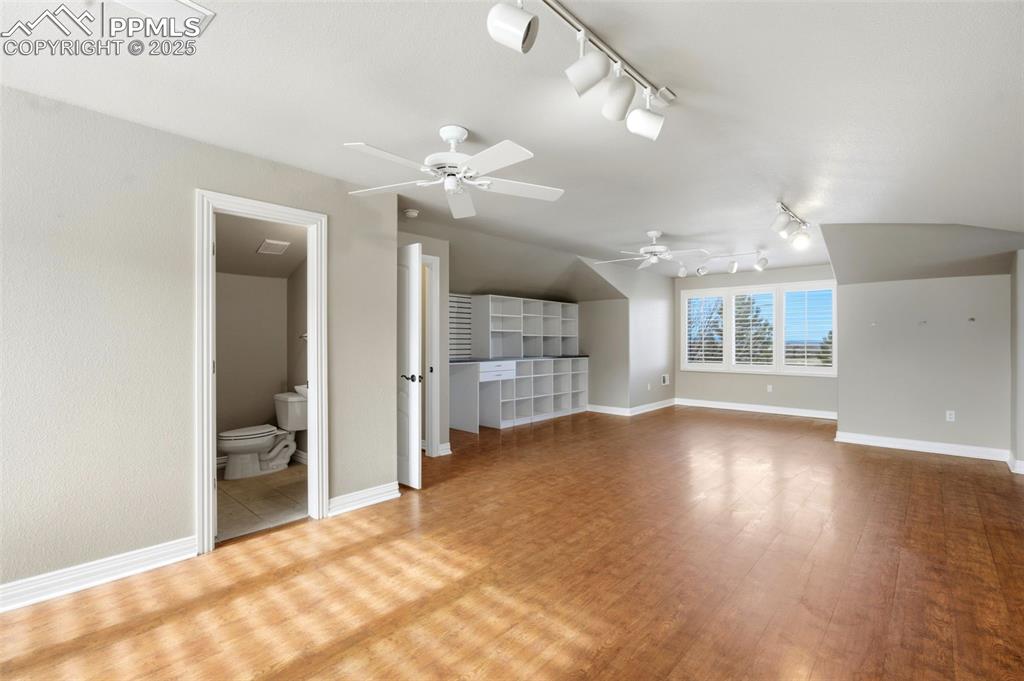 Image 26 of 50: Bonus Room