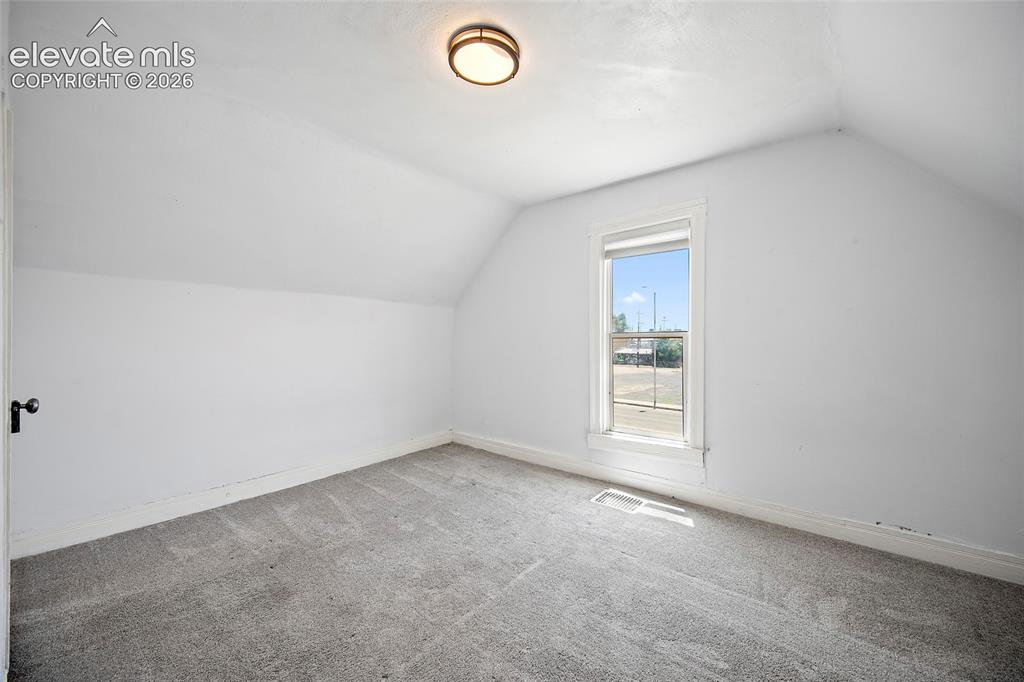Image 12 of 17: Bonus Room