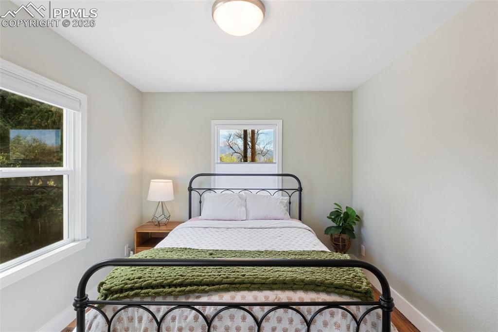 Image 11 of 26: Kitchen