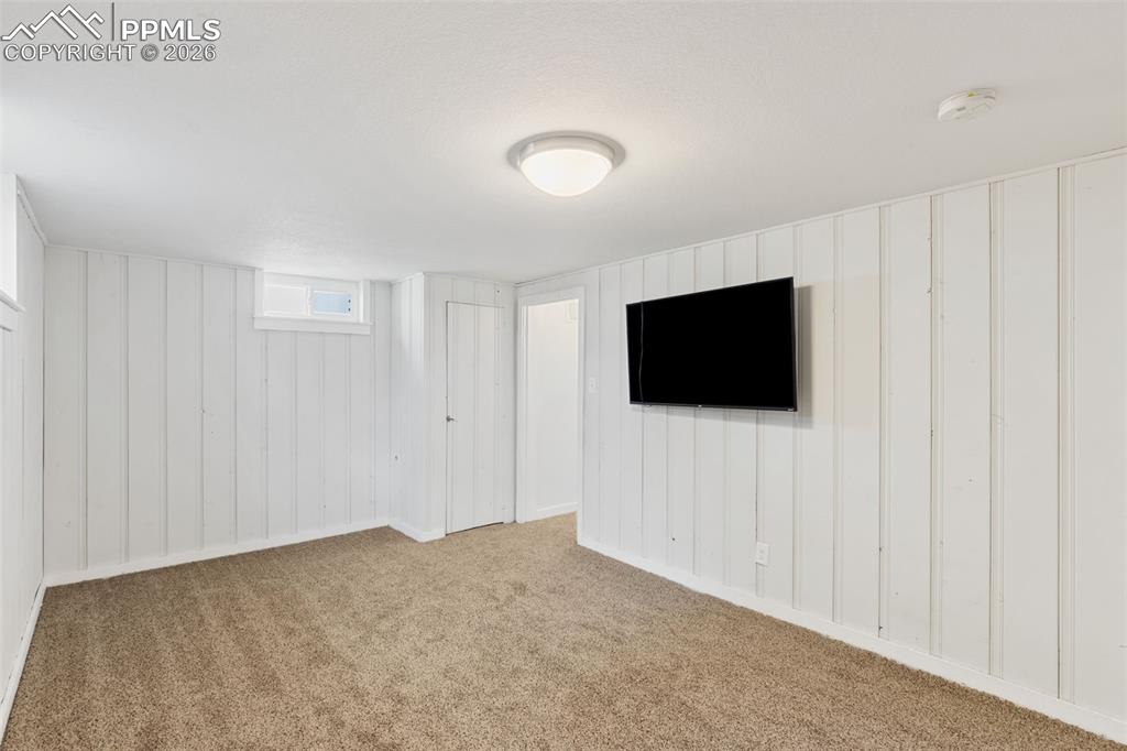 Image 17 of 26: Bathroom