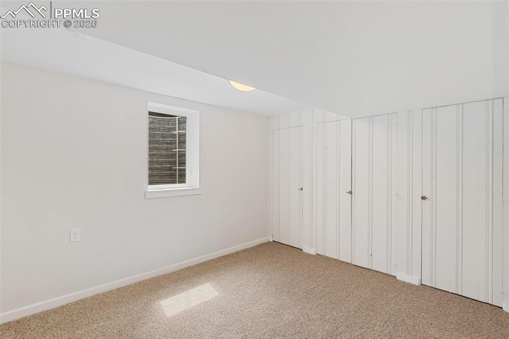 Image 20 of 26: Bedroom