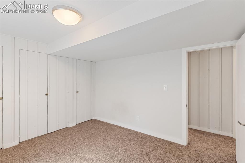 Image 21 of 26: Bedroom