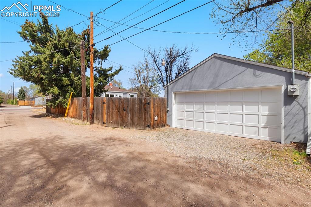 Image 26 of 26: Patio