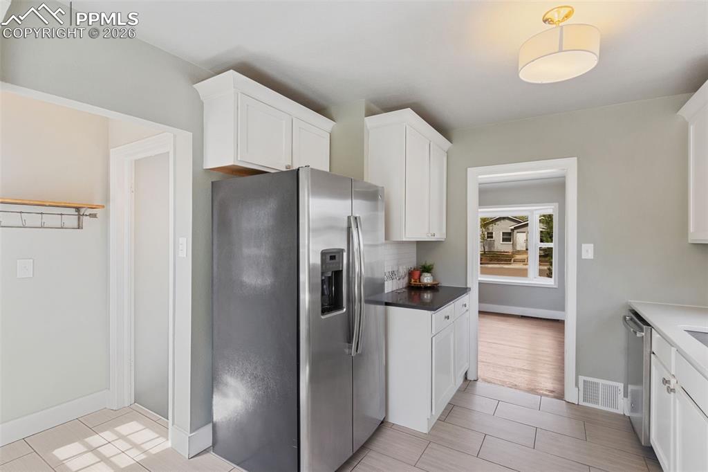 Image 8 of 26: Dining Area