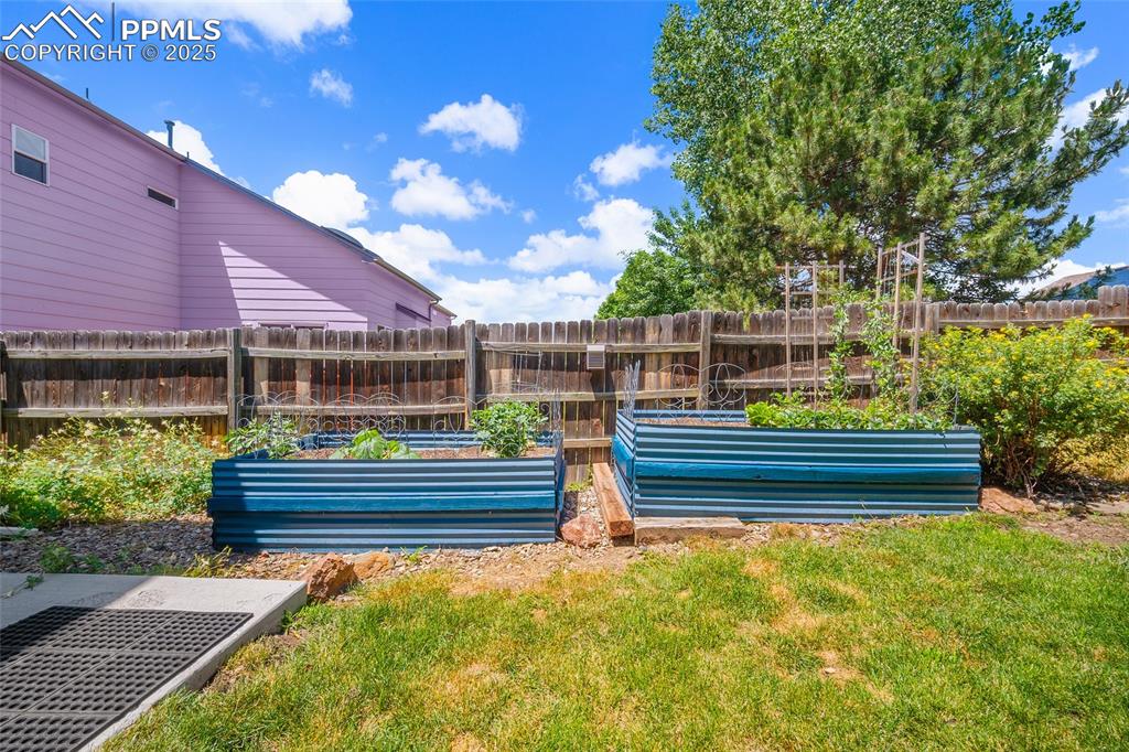 Image 37 of 46: Raised Garden beds!