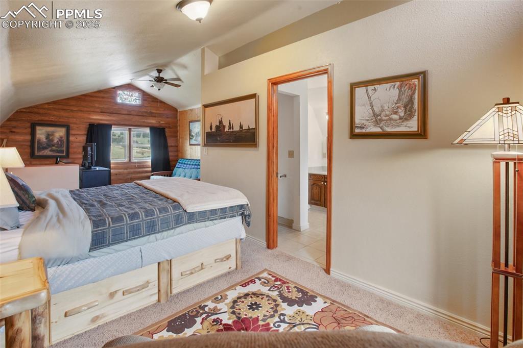 Image 12 of 30: Bedroom
