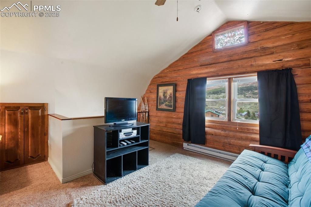 Image 15 of 30: Loft