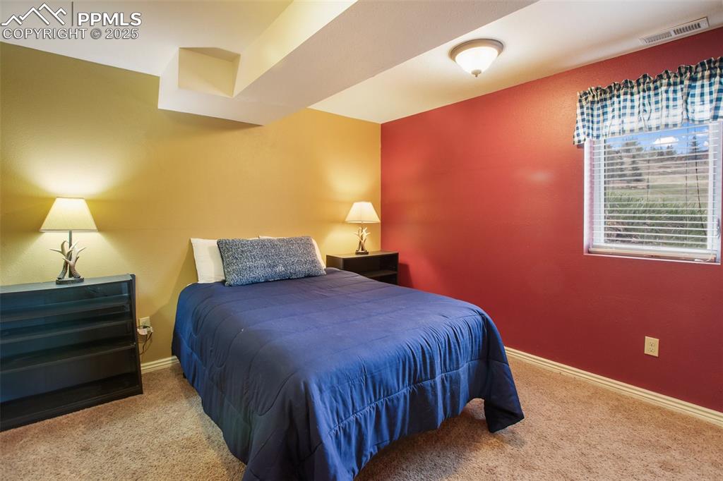 Image 21 of 30: Bedroom