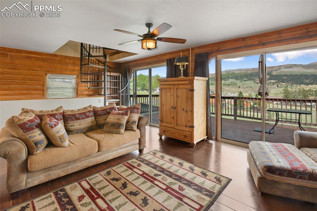 Image 8 of 30: Living Room