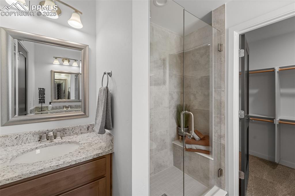 Image 17 of 26: Bathroom