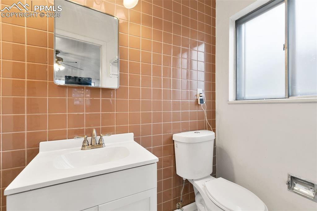 Image 21 of 29: Bathroom