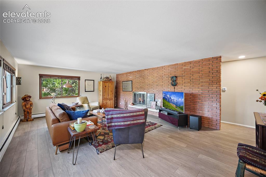 Image 9 of 40: Main level