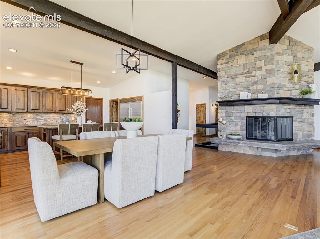 Image 12 of 46: Dining Area